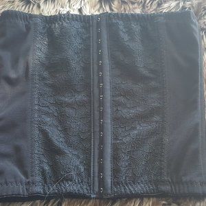 Adjustable waist cincher